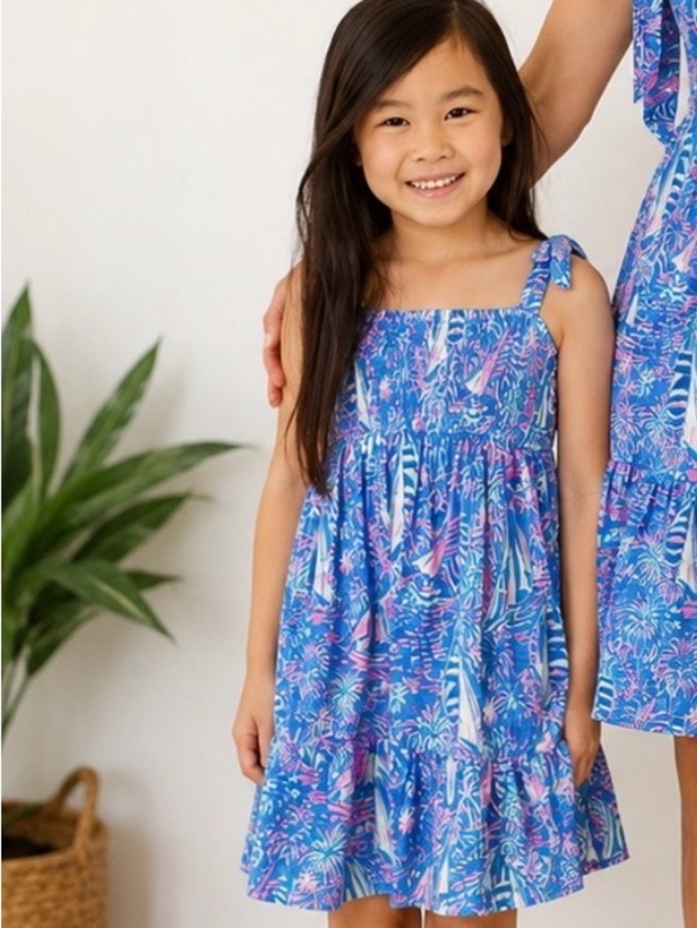 Girls Lilly dress size 8-10 (large)